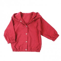 Veste droite couleur cassis avec capuche, matières organiques.