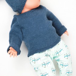 Look tradition  avec ce pull pour bébé en pure laine vierge  bleue organique tricotée main