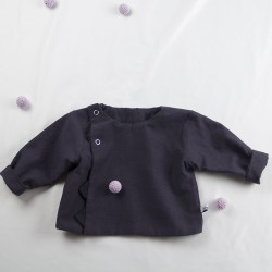 Tissu biologique pour fabriquer cette petite veste de bébé de façon artisanale.