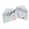 Bonnets bébés en matière naturelle, confort et chaleur, coloris gris.