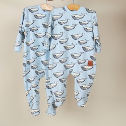 Pyjamas baleineaux avec pieds, tissu GOTS suédois, cousu en France.