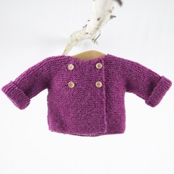petit haut tricoté main fushia en laine naturelle 100% Gots
