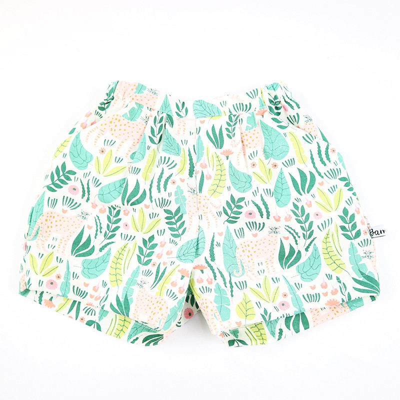 Idée cadeau de naissance pour ce petit short en coton biologique cousu en France Idée cadeau de naissance pour ce petit short en coton biologique cousu en France