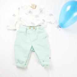 Tenue bébé collection été en lange de coton biologique avec blouse et pantalon taille 6 mois.