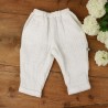 Original le pantalon Milo en tissu bio, léger et doux pour l'été.