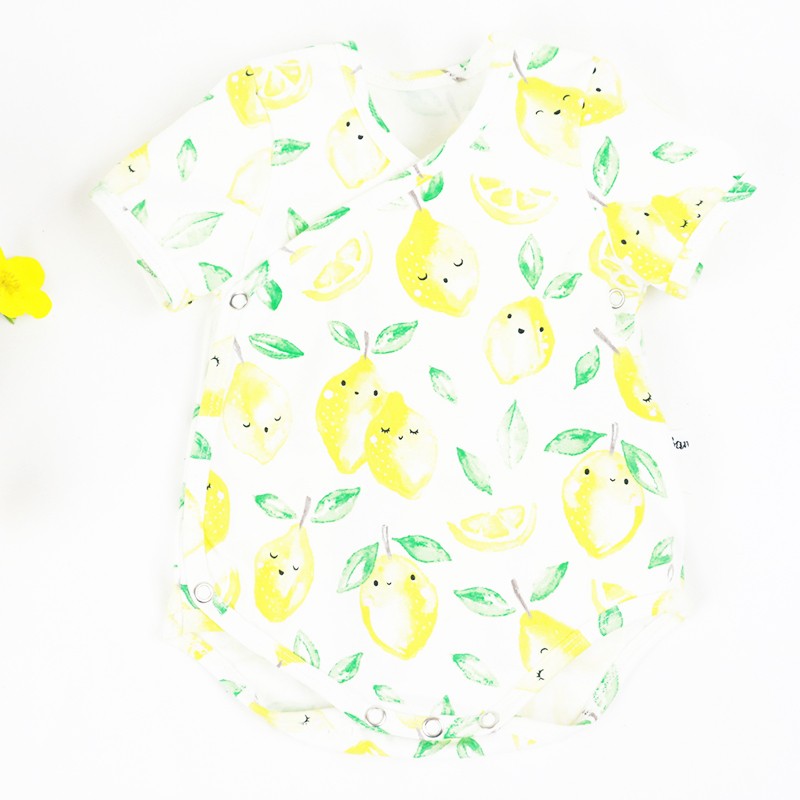 Body naissance citrons une idée de cadeau en matières organiques. Body naissance citrons une idée de cadeau en matières organiques.