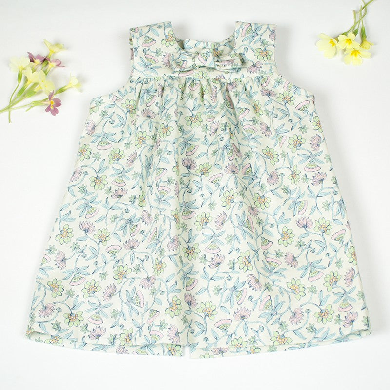 Charmante petite robe en coton biologique, pour tous les jours ou pour les grandes occasions