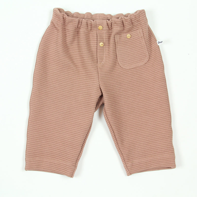 Soupe et doux le pantalon gaufré noisette en coton biologique pour les peaux sensibles
