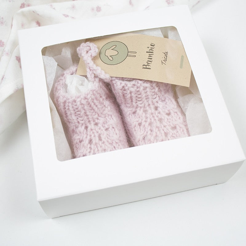 Idée cadeau : les petits chaussons pour fille en tricot ajourés