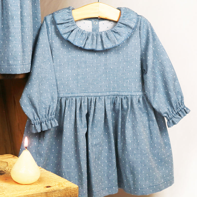 Robe à plumetis