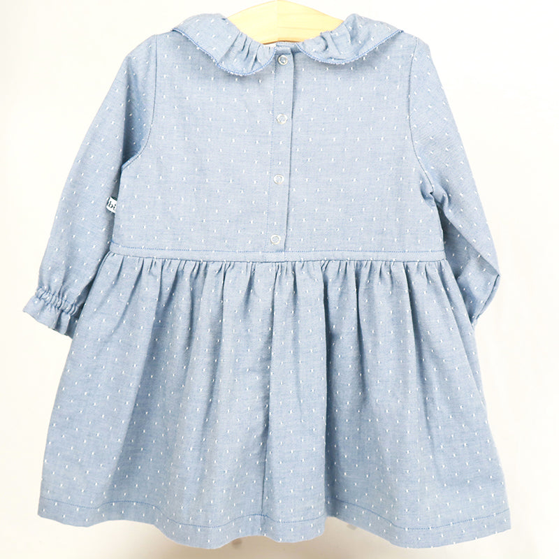 Robe à plumetis
