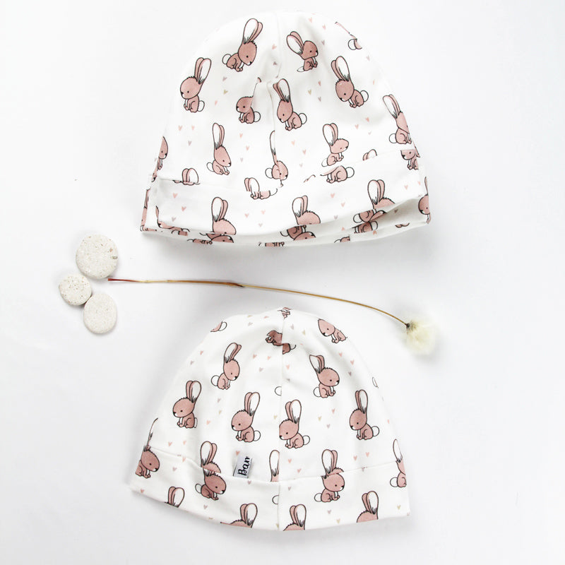 Les bonnets bébé de Bambio sont en jersey organiques Gots doublés de polaire douce.